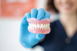 Lee más sobre el artículo 🦷 Prótesis dentales en Santander y Pedreña