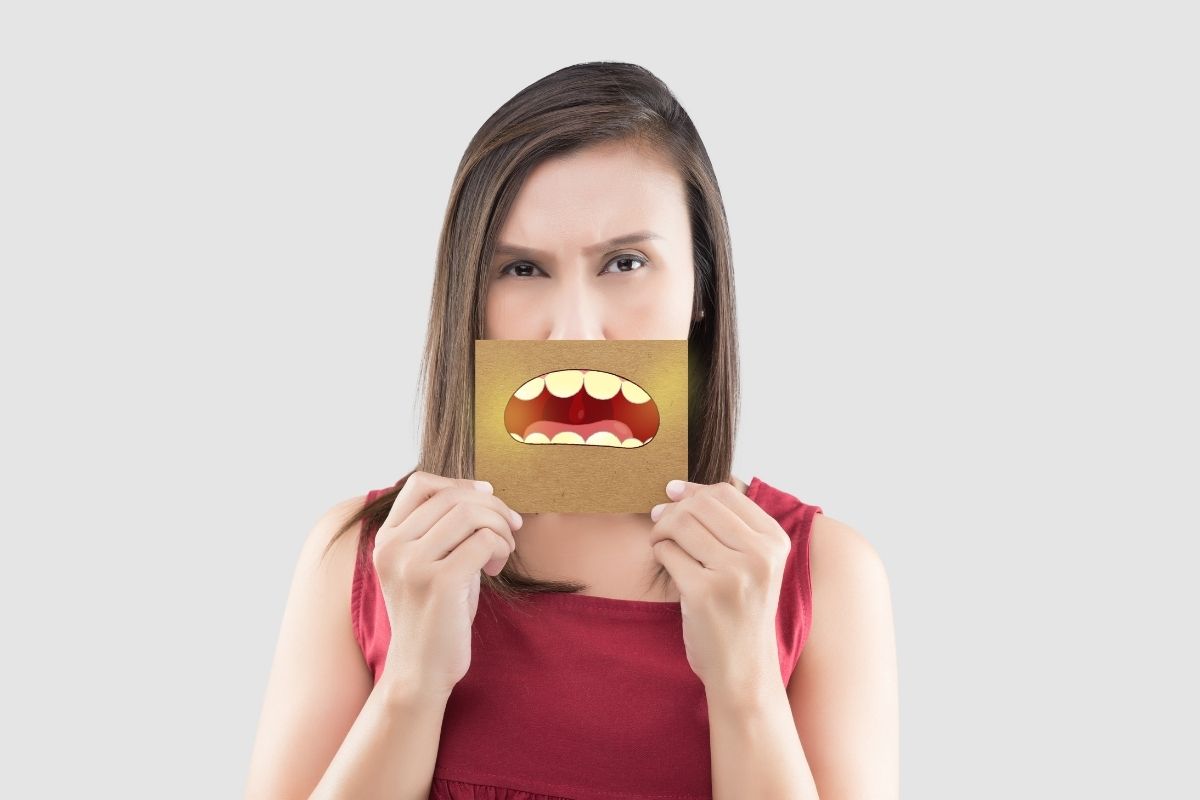 Lee más sobre el artículo 🦷 ¡Acaba con el mal aliento! Combatir la halitosis